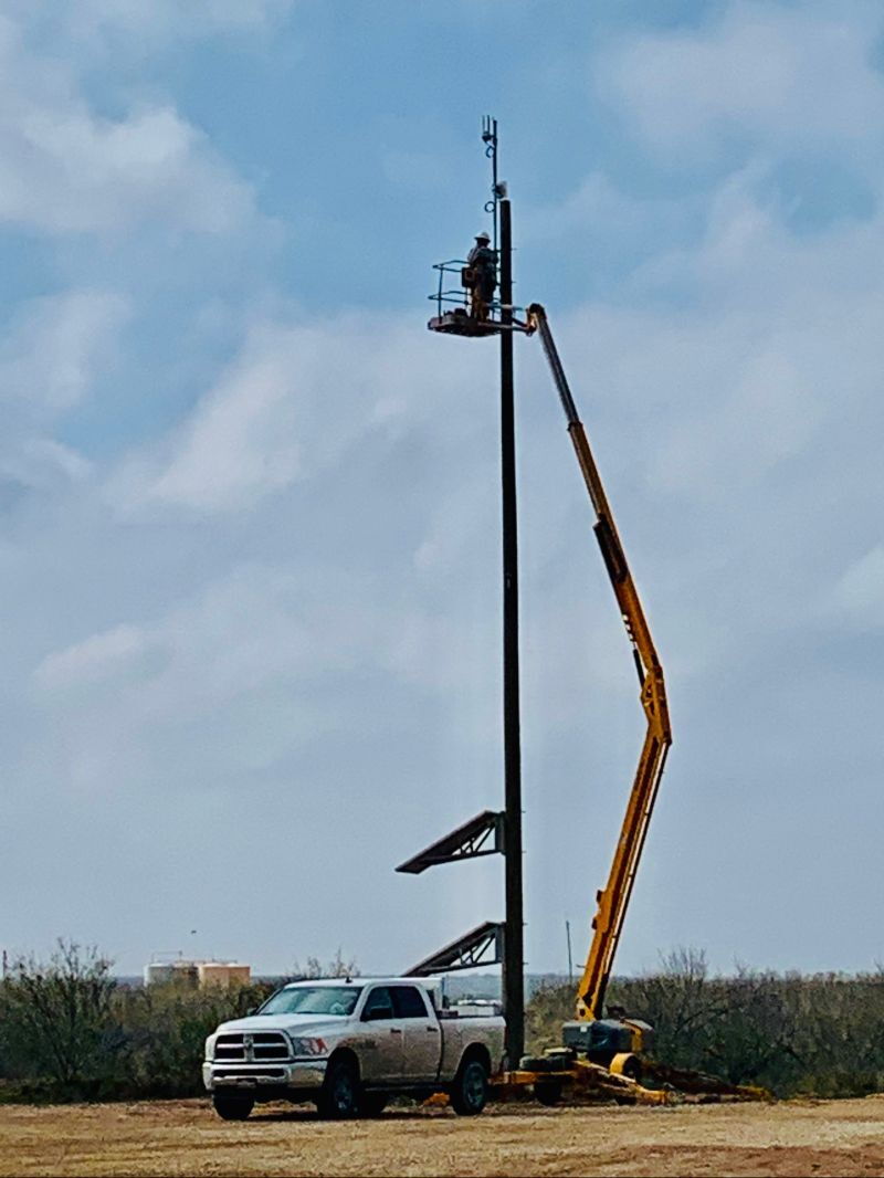 Manlift & Bucket-Truck Service
